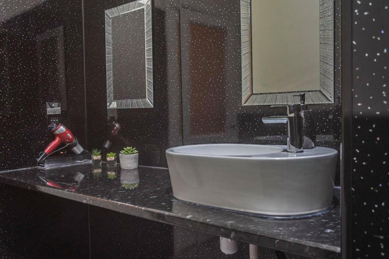 Edinburgh Ground Floor City Centre Flat Close To Princess Street المظهر الخارجي الصورة